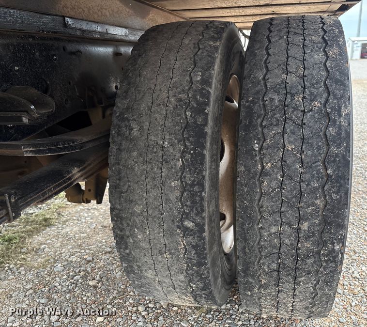 image for item EM0589 2015 Isuzu NPRHD box truck