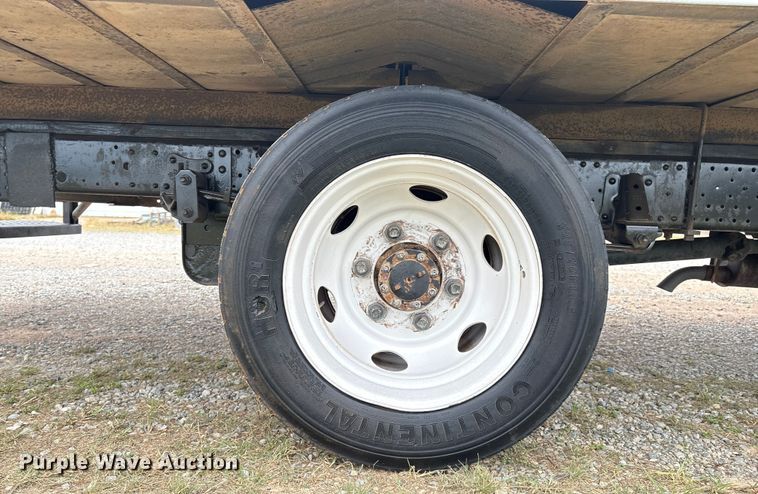 image for item EM0589 2015 Isuzu NPRHD box truck