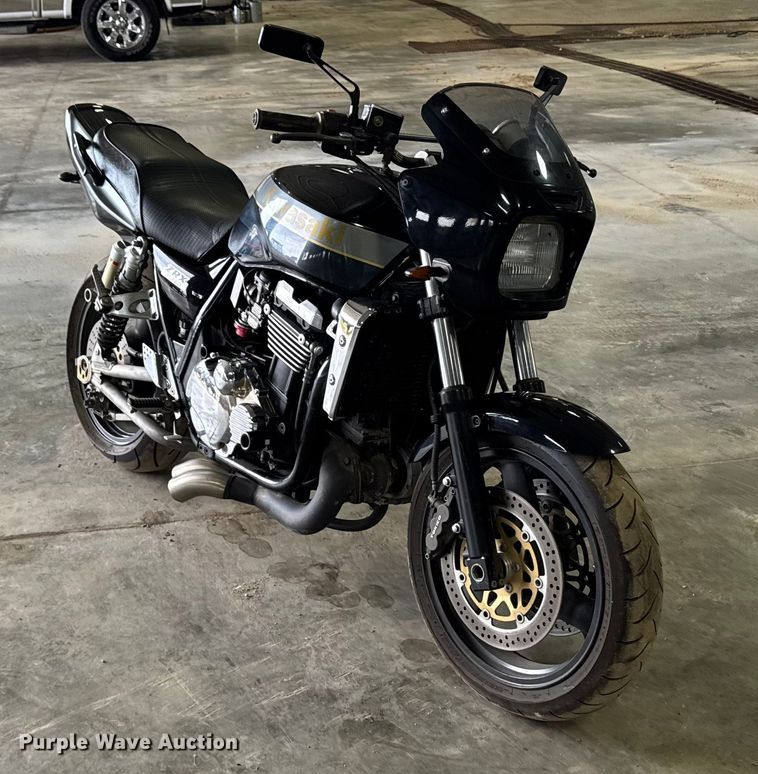 image for item EM2296 2000 Kawasaki Zrx 1100 motorcycle