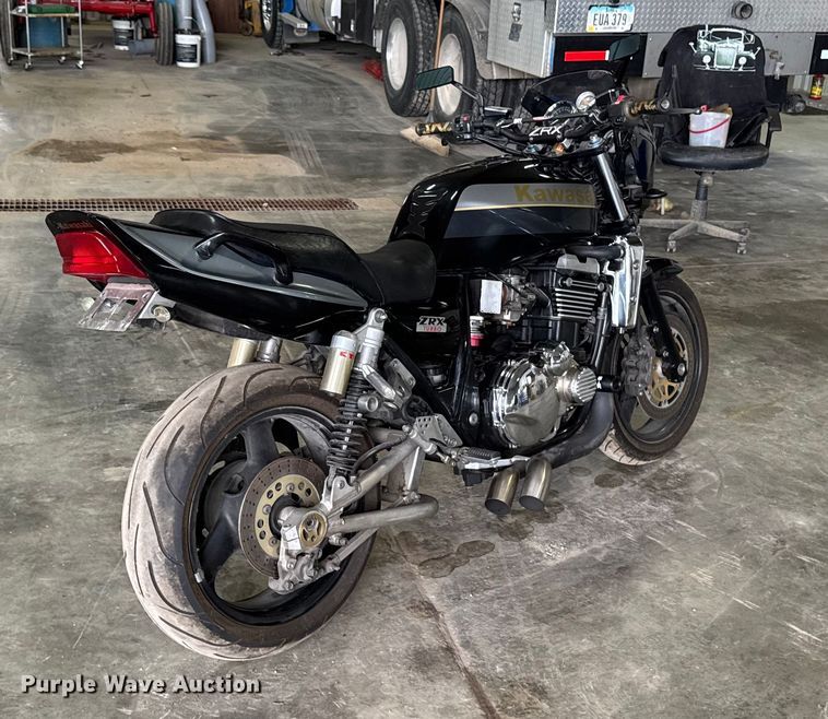 image for item EM2296 2000 Kawasaki Zrx 1100 motorcycle