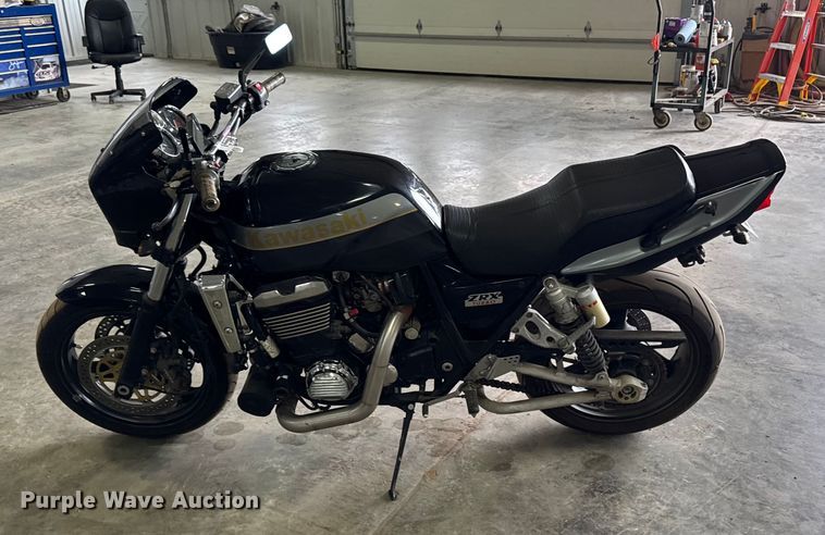 image for item EM2296 2000 Kawasaki Zrx 1100 motorcycle