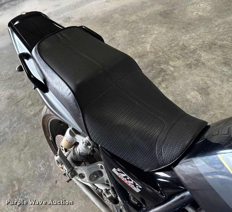 image for item EM2296 2000 Kawasaki Zrx 1100 motorcycle