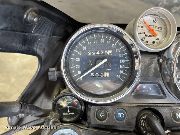 image for item EM2296 2000 Kawasaki Zrx 1100 motorcycle