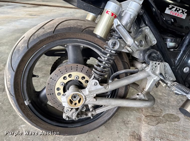 image for item EM2296 2000 Kawasaki Zrx 1100 motorcycle