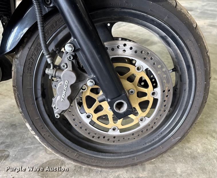 image for item EM2296 2000 Kawasaki Zrx 1100 motorcycle