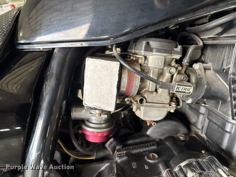 image for item EM2296 2000 Kawasaki Zrx 1100 motorcycle