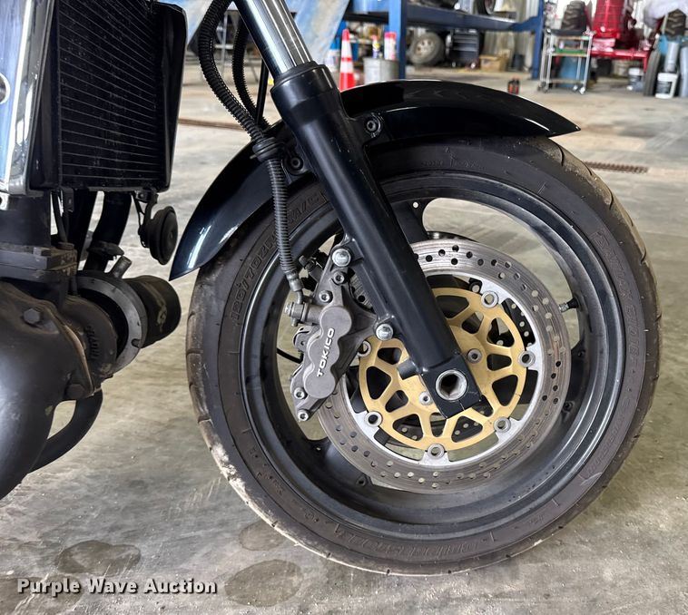 image for item EM2296 2000 Kawasaki Zrx 1100 motorcycle