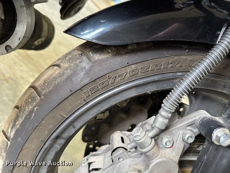 image for item EM2296 2000 Kawasaki Zrx 1100 motorcycle