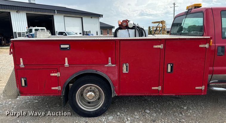 image for item EM2297 2005 Ford F550 utility / service truck