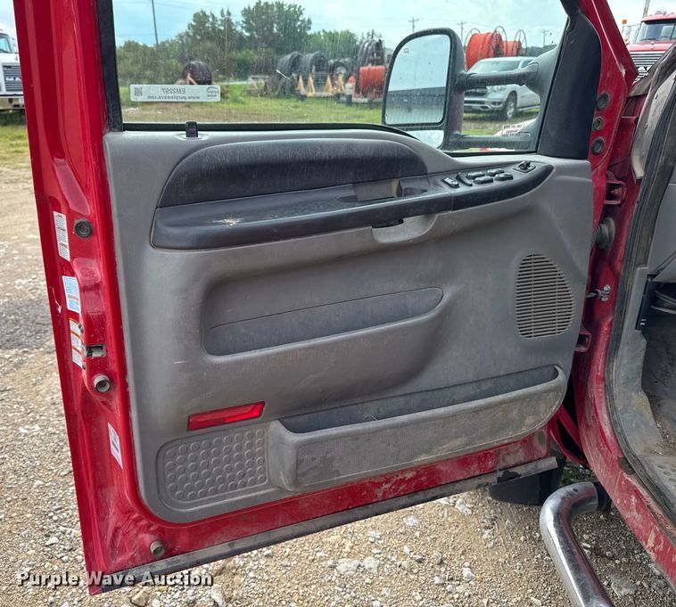 image for item EM2297 2005 Ford F550 utility / service truck