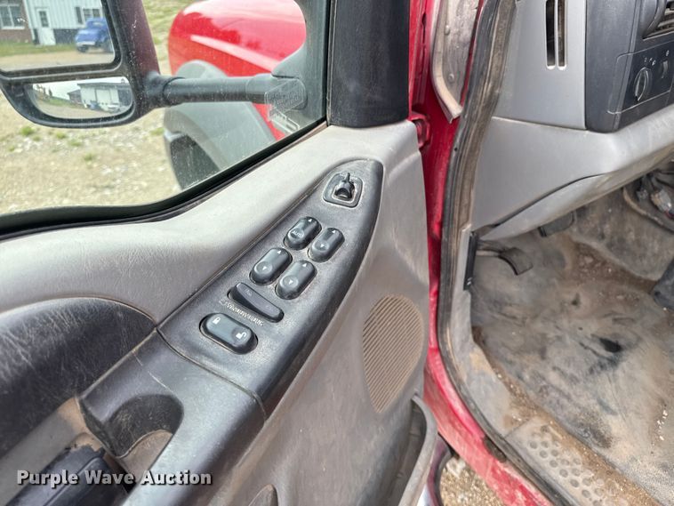 image for item EM2297 2005 Ford F550 utility / service truck