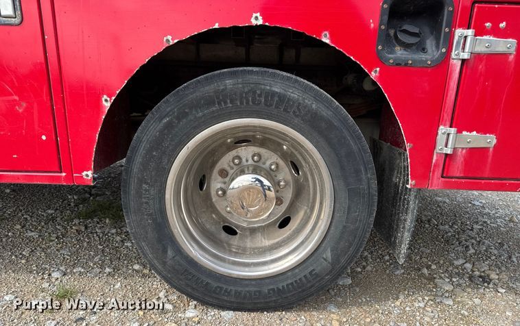 image for item EM2297 2005 Ford F550 utility / service truck