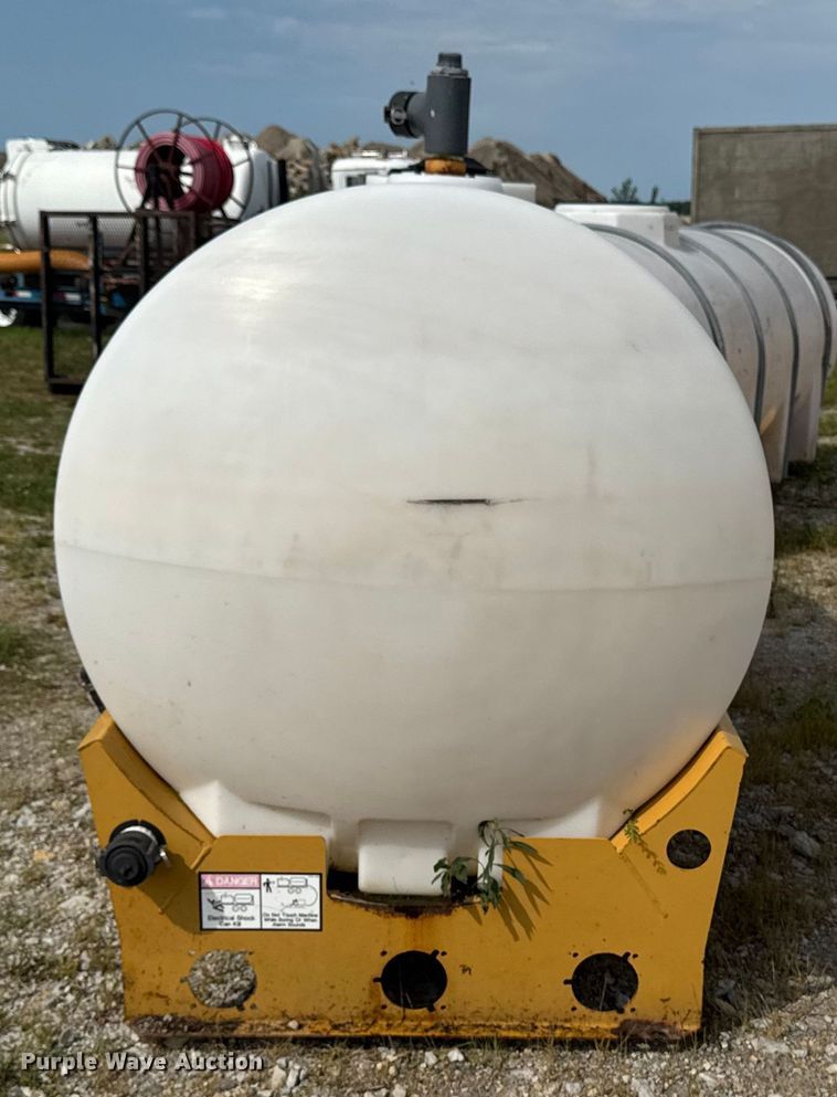 image for item EM2298 (5) poly tanks