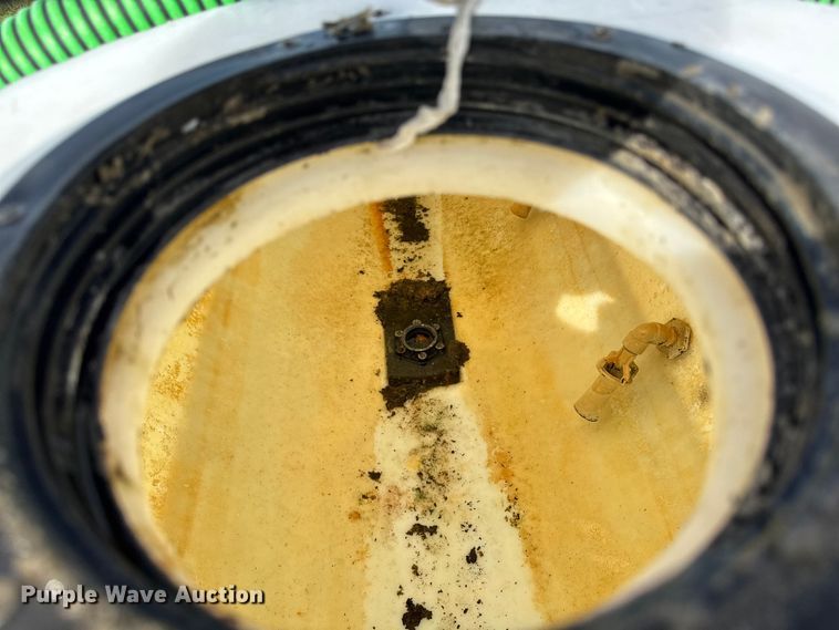 image for item EM2298 (5) poly tanks