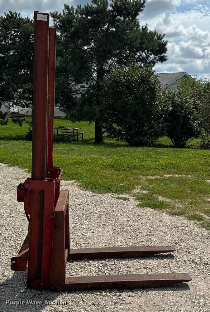 image for item EM2302  Forklift mass 