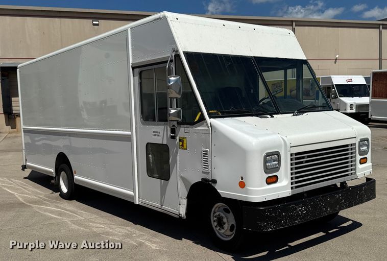 image for item EM2308 2010 Ford E450 delivery truck