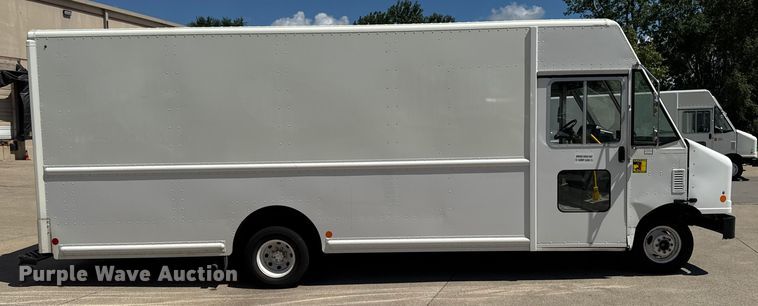 image for item EM2308 2010 Ford E450 delivery truck