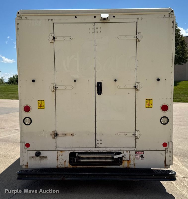 image for item EM2308 2010 Ford E450 delivery truck