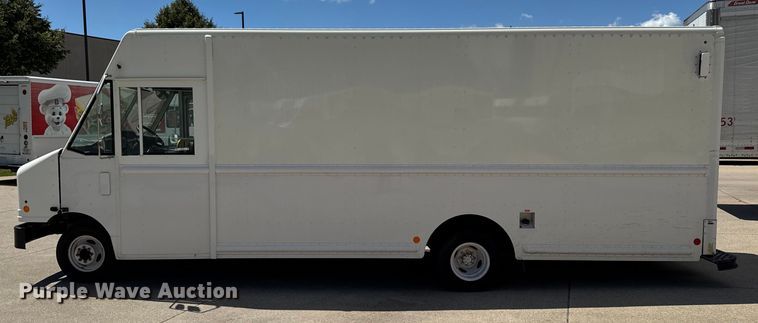 image for item EM2308 2010 Ford E450 delivery truck
