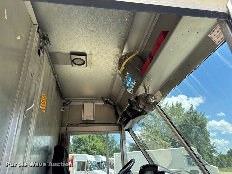 image for item EM2308 2010 Ford E450 delivery truck