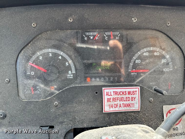 image for item EM2308 2010 Ford E450 delivery truck