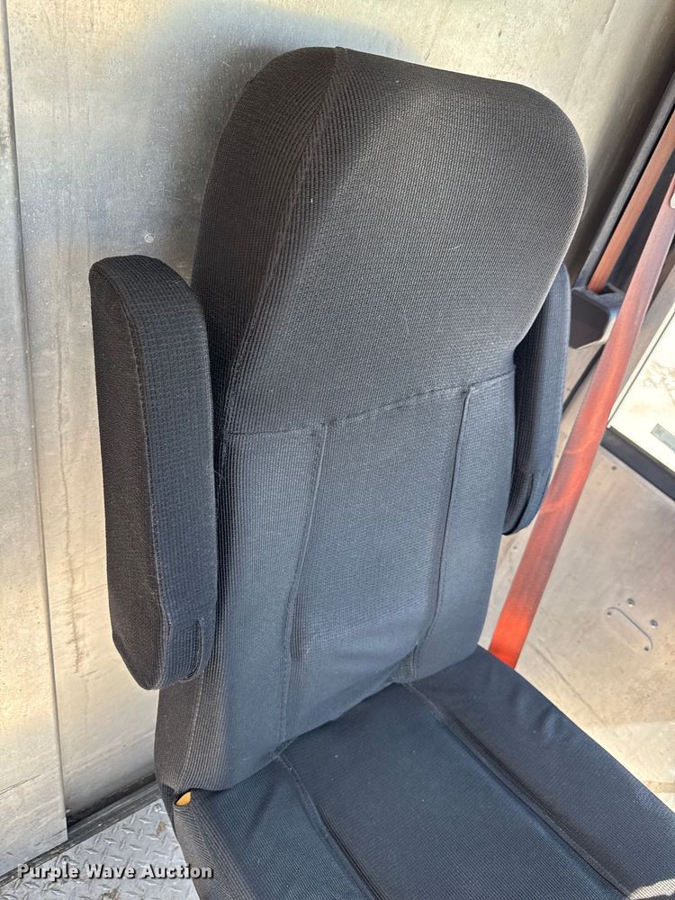 image for item EM2308 2010 Ford E450 delivery truck