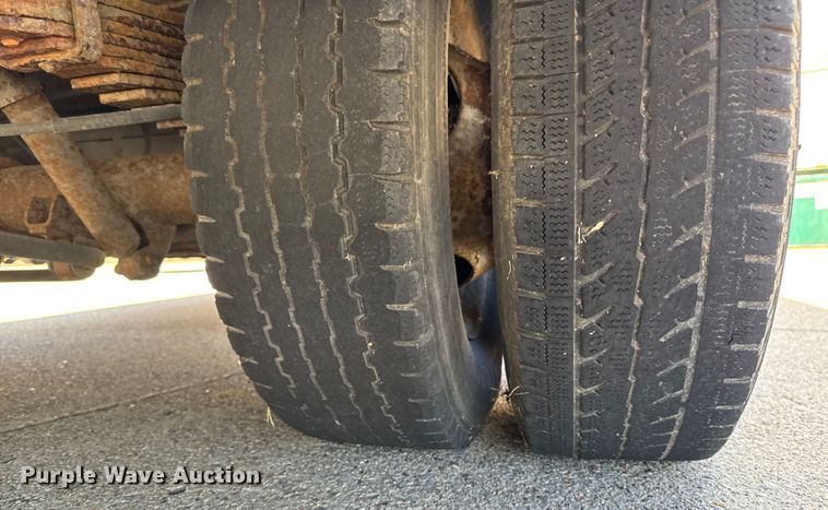 image for item EM2308 2010 Ford E450 delivery truck