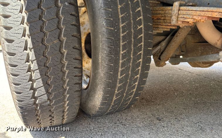 image for item EM2308 2010 Ford E450 delivery truck