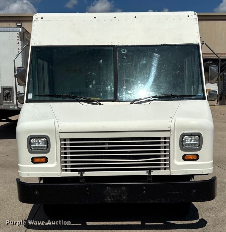 image for item EM2309 2010 Ford E450 delivery truck