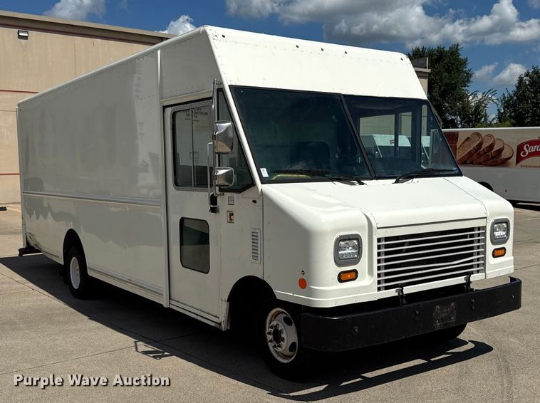 image for item EM2309 2010 Ford E450 delivery truck