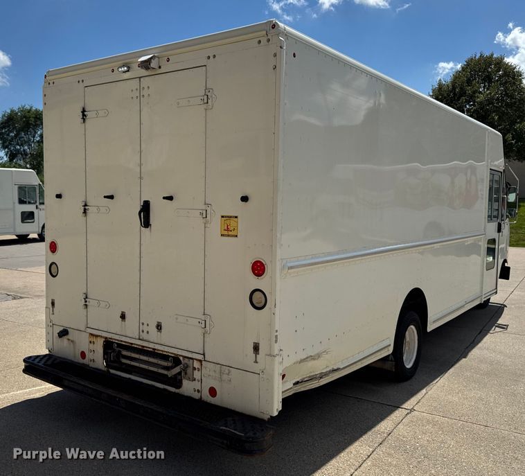 image for item EM2309 2010 Ford E450 delivery truck