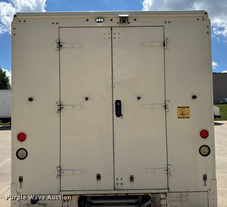 image for item EM2309 2010 Ford E450 delivery truck