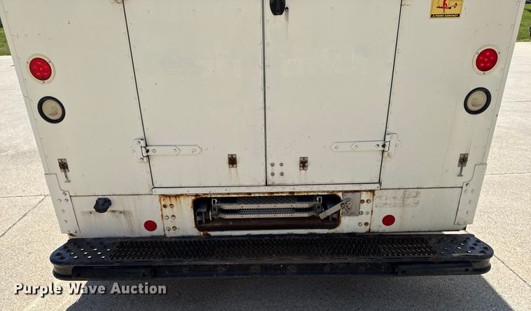 image for item EM2309 2010 Ford E450 delivery truck