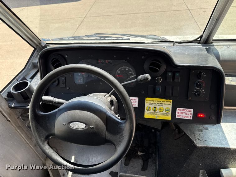 image for item EM2309 2010 Ford E450 delivery truck