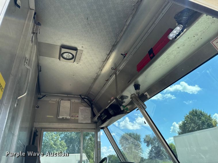 image for item EM2309 2010 Ford E450 delivery truck