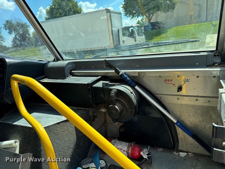 image for item EM2309 2010 Ford E450 delivery truck