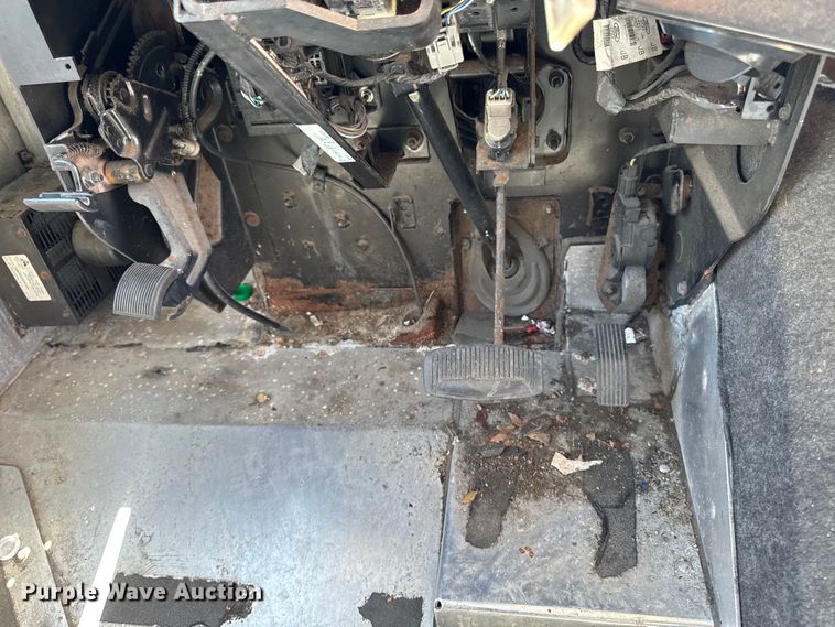 image for item EM2309 2010 Ford E450 delivery truck