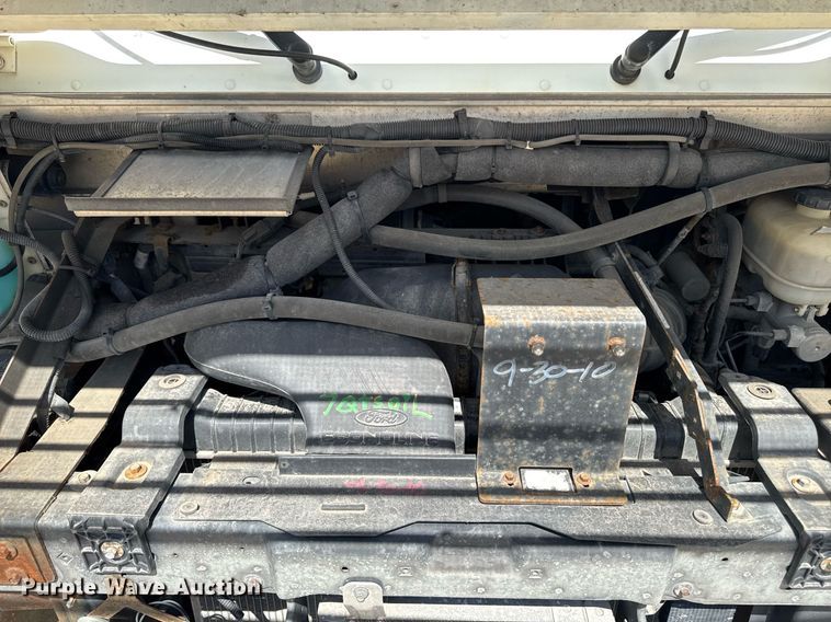 image for item EM2309 2010 Ford E450 delivery truck