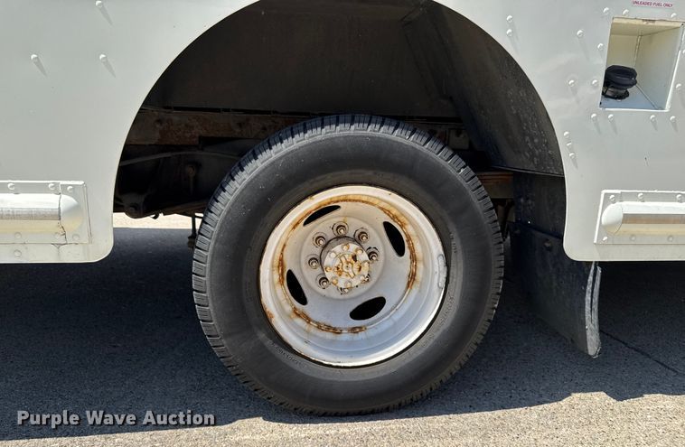 image for item EM2309 2010 Ford E450 delivery truck