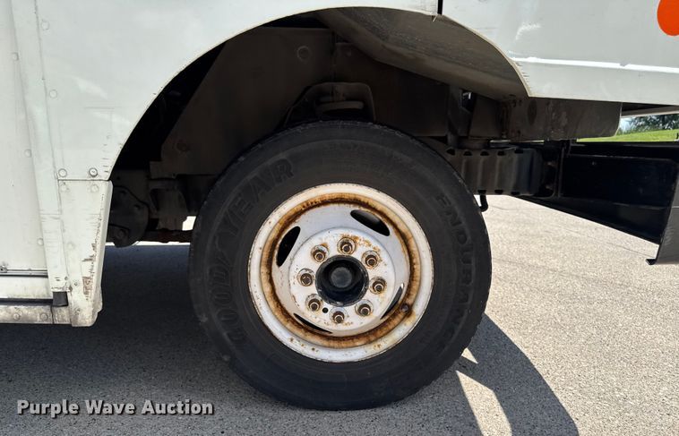 image for item EM2309 2010 Ford E450 delivery truck