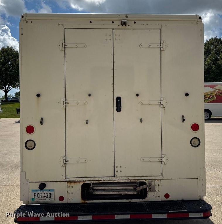 image for item EM2310 2010 Ford E450 delivery truck