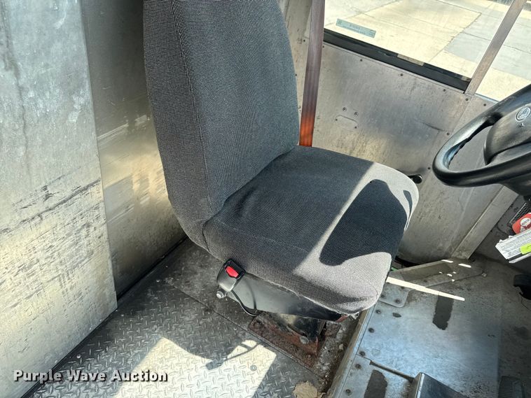 image for item EM2310 2010 Ford E450 delivery truck