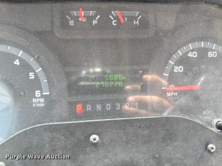 image for item EM2310 2010 Ford E450 delivery truck