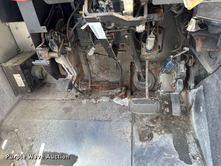 image for item EM2310 2010 Ford E450 delivery truck