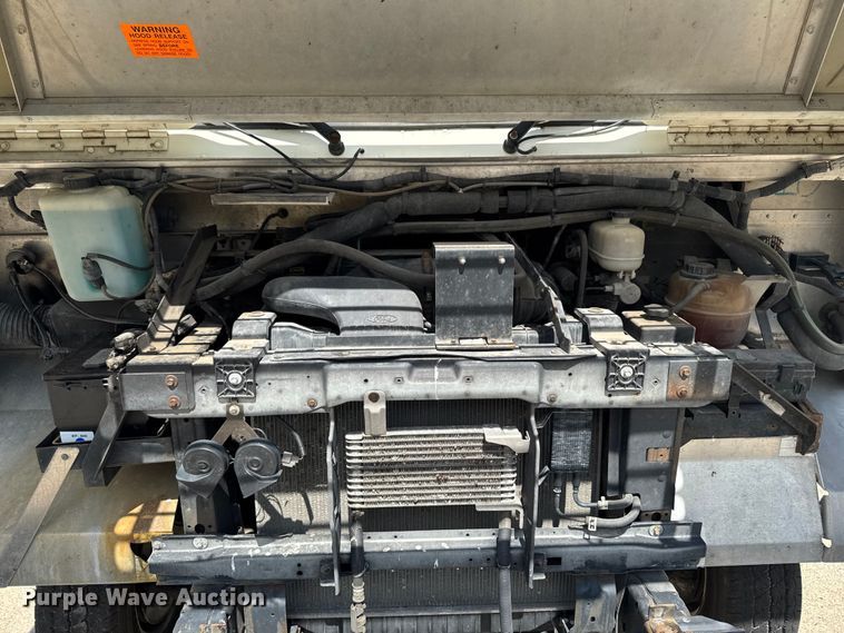 image for item EM2310 2010 Ford E450 delivery truck