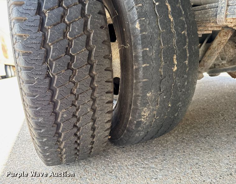 image for item EM2310 2010 Ford E450 delivery truck