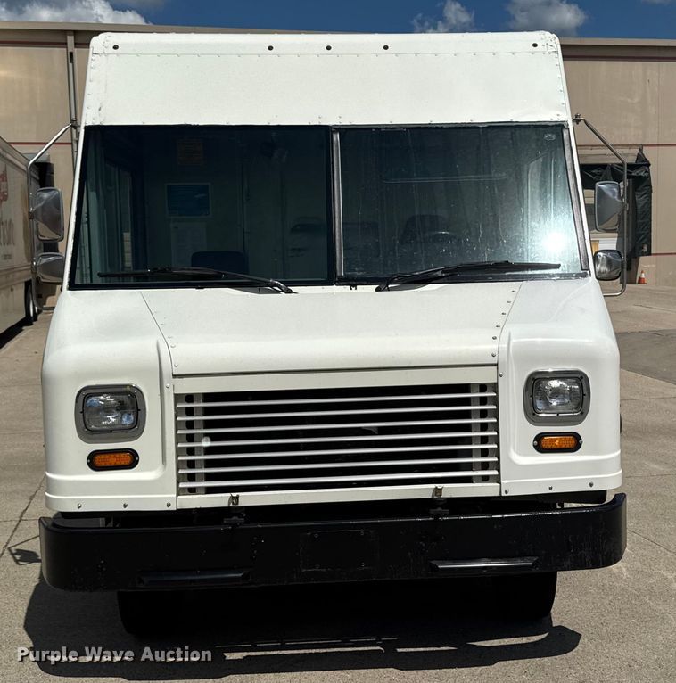 image for item EM2311 2010 Ford E450 delivery truck