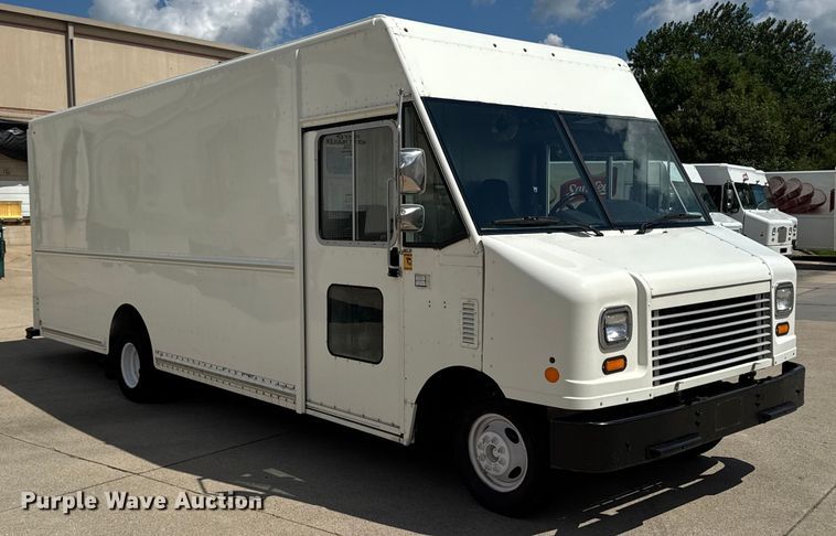 image for item EM2311 2010 Ford E450 delivery truck