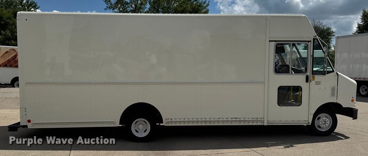 image for item EM2311 2010 Ford E450 delivery truck
