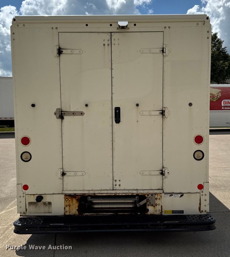 image for item EM2311 2010 Ford E450 delivery truck